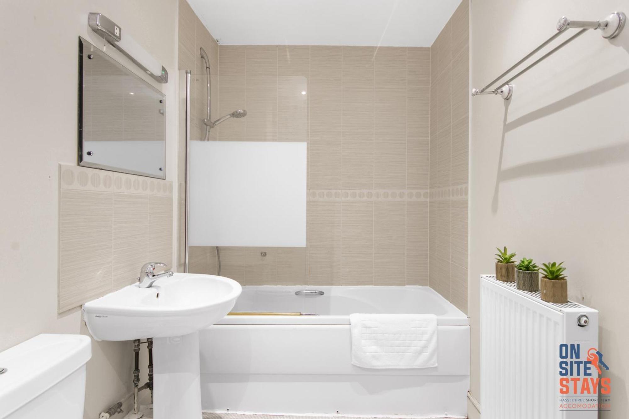Onsitestays - Cosy 2-Bedroom Apartment With Free Parking, Wi-Fi & London Links Northfleet Dış mekan fotoğraf