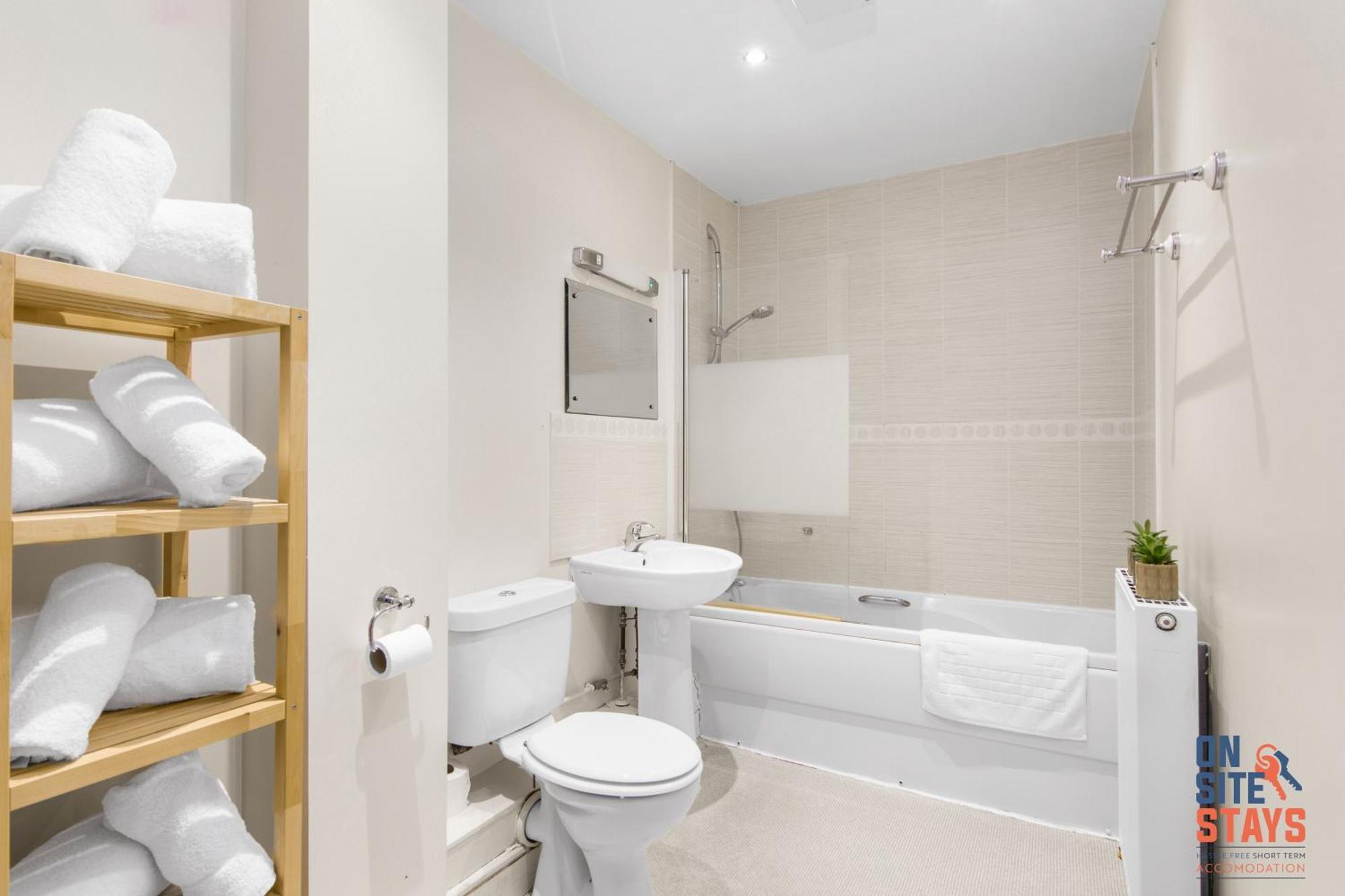 Onsitestays - Cosy 2-Bedroom Apartment With Free Parking, Wi-Fi & London Links Northfleet Dış mekan fotoğraf